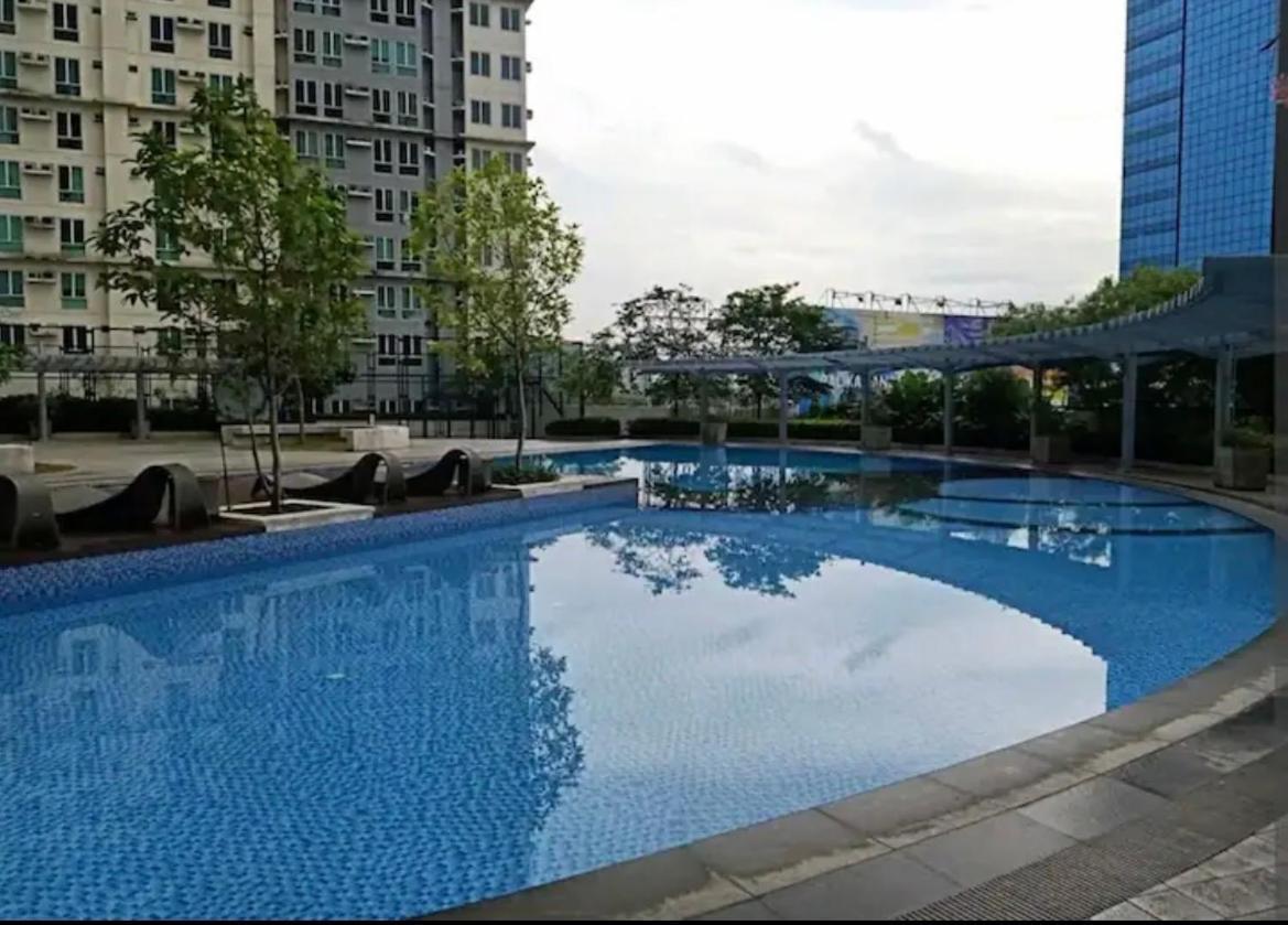סן פדרו מקאטי San Lorenzo Place Condo מראה חיצוני תמונה